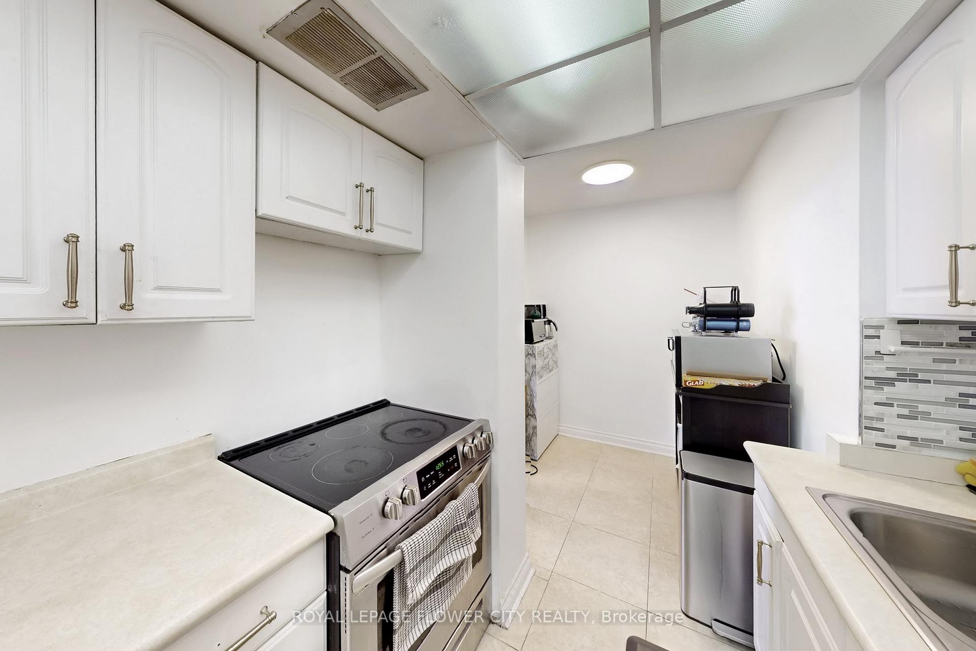 1 Bedroom Condo at 1333 Bloor, Mississauga For sale