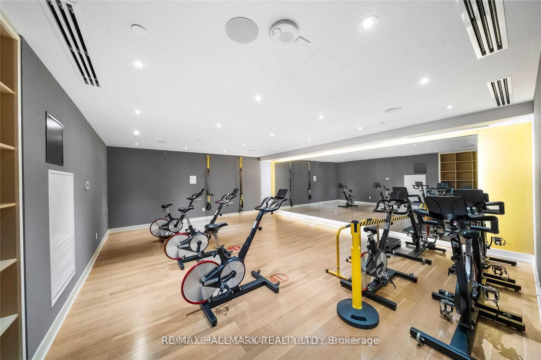 2 Bedrooms Condo at 30 Roehampton,  Toronto For sale