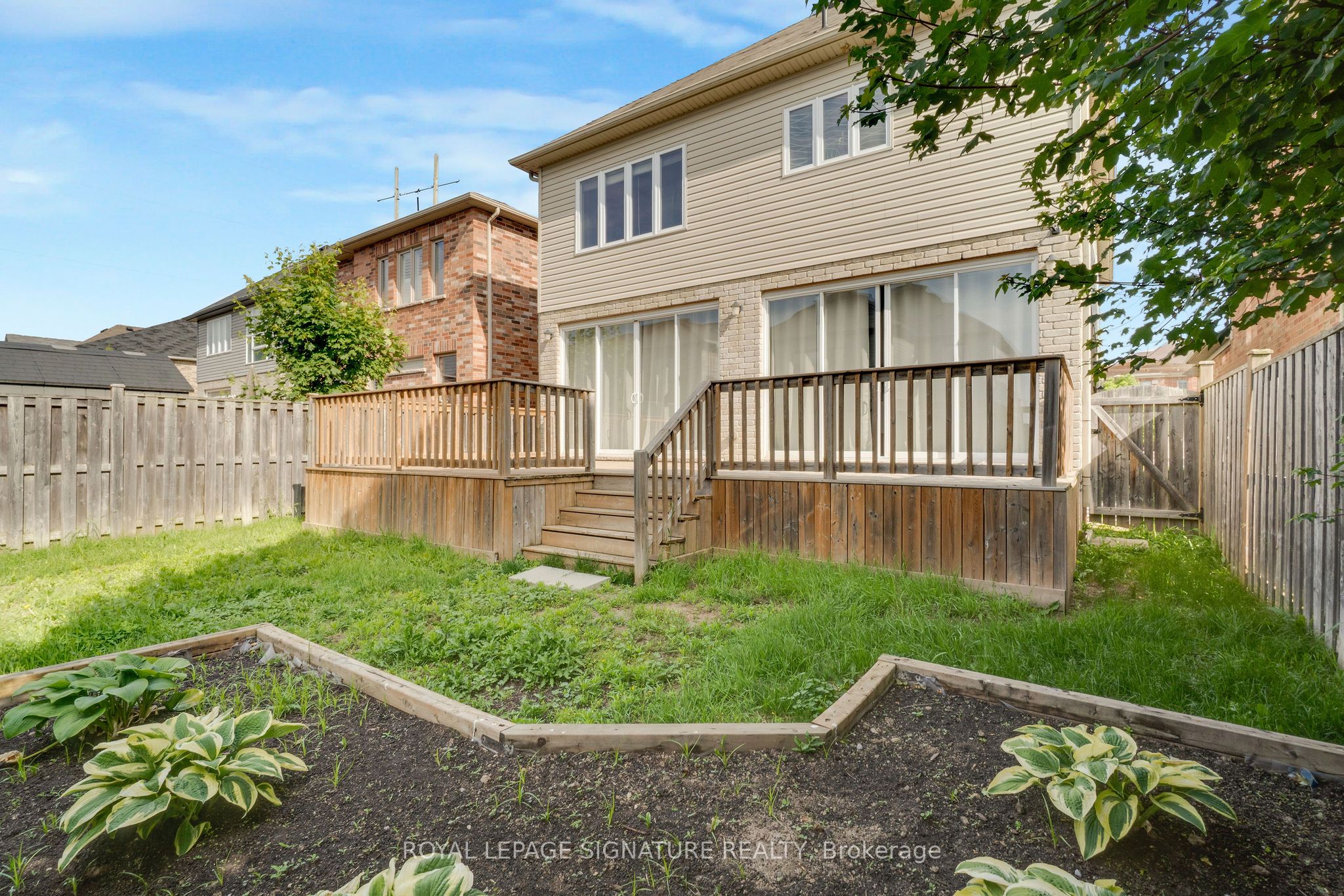 593 Pinery Trail