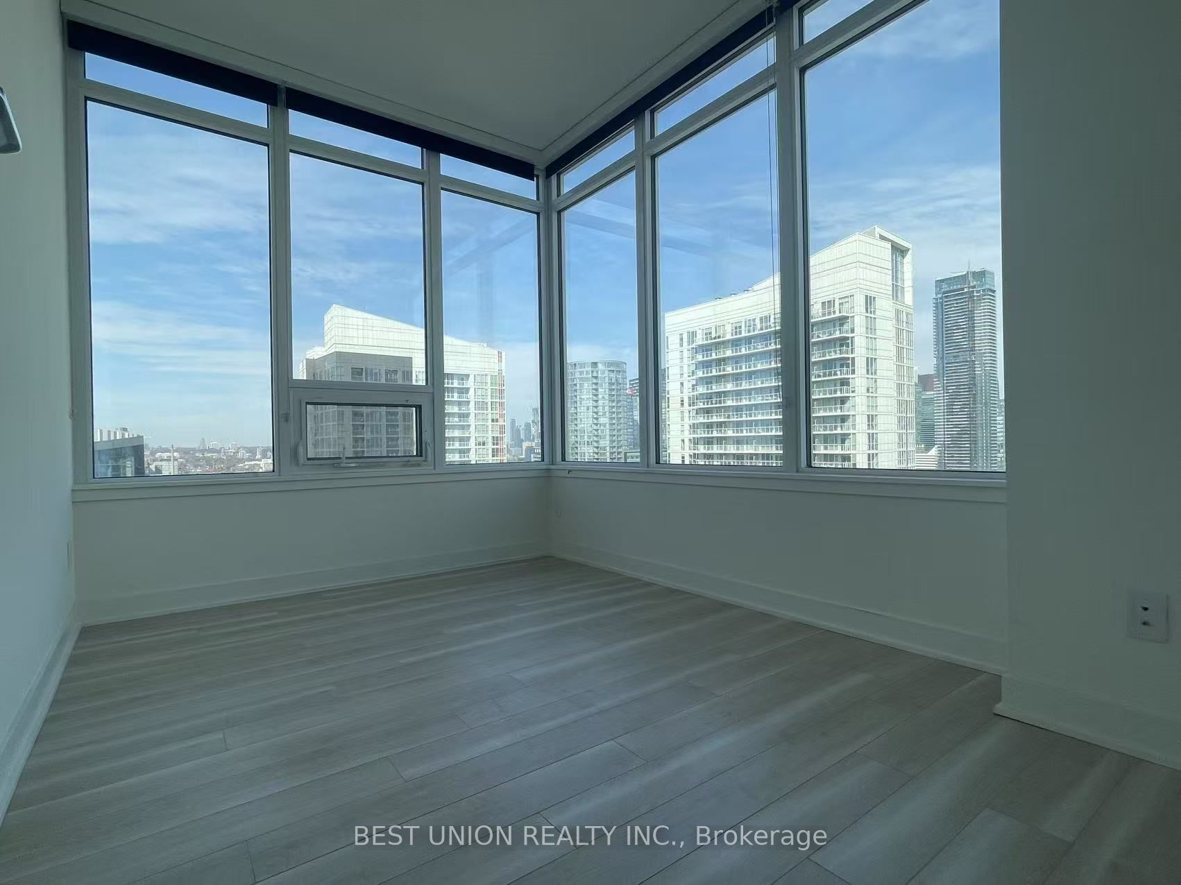 17 Bathurst Street, #3910