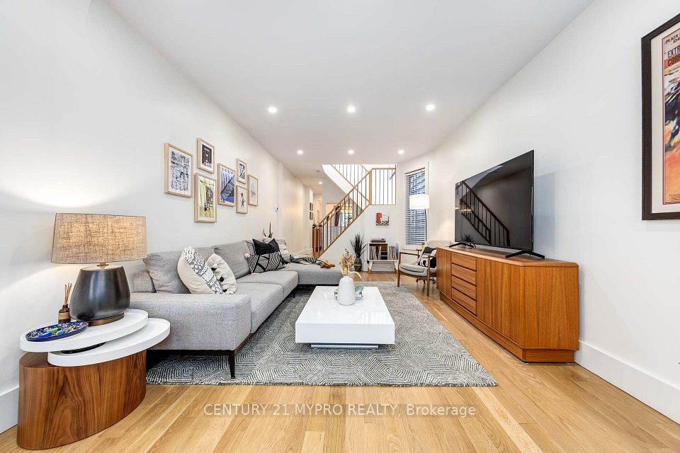 292 Highfield Road, Toronto, ON M4L 2V5