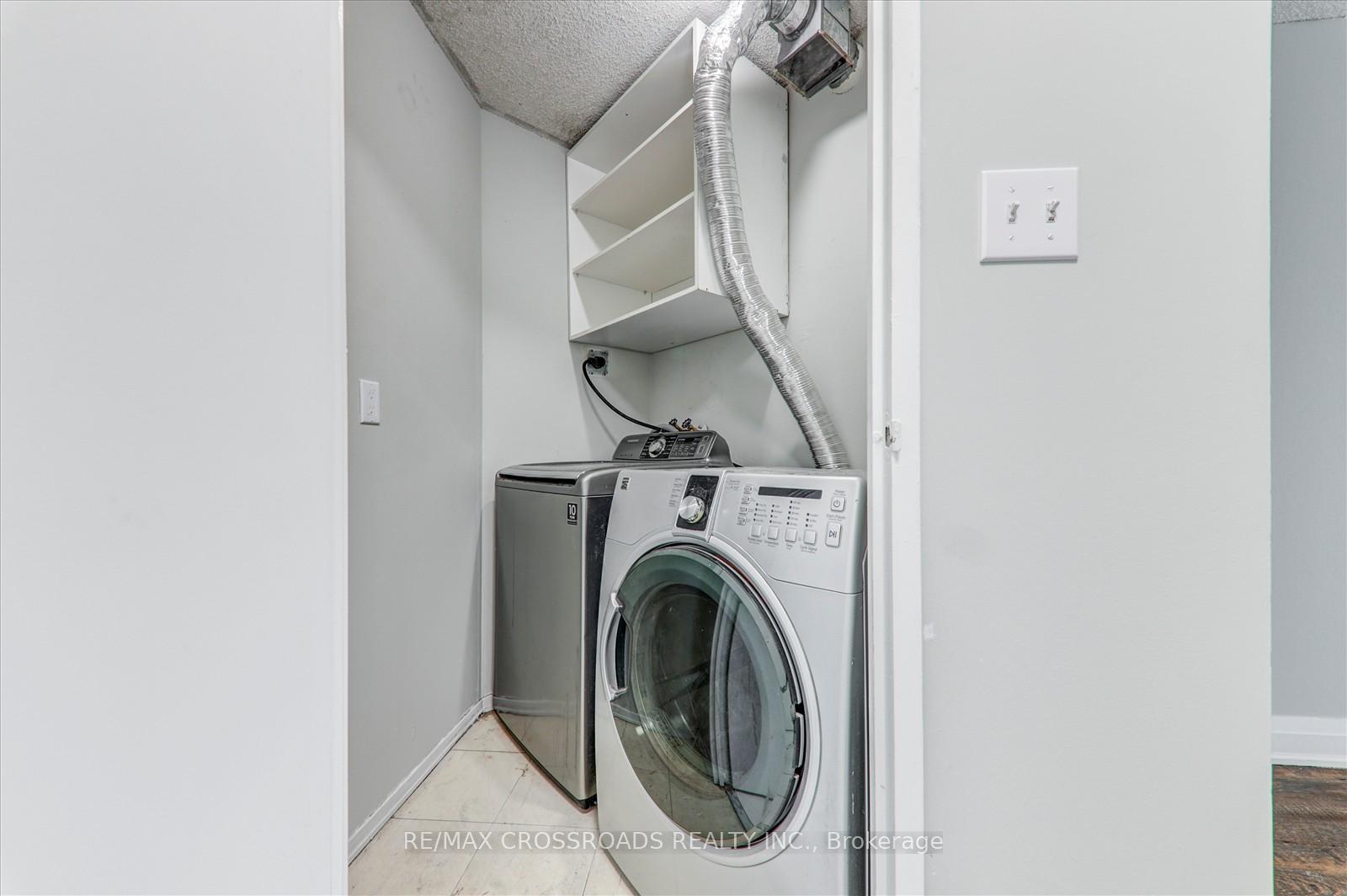 2 Bedrooms Condo at 1 Rowntree, Toronto For sale