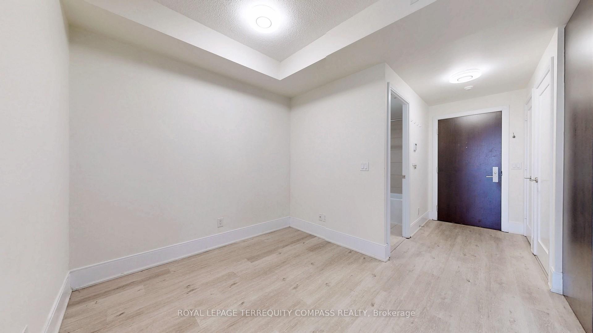 2 Bedrooms Condo at 70 Roehampton,  Toronto For sale