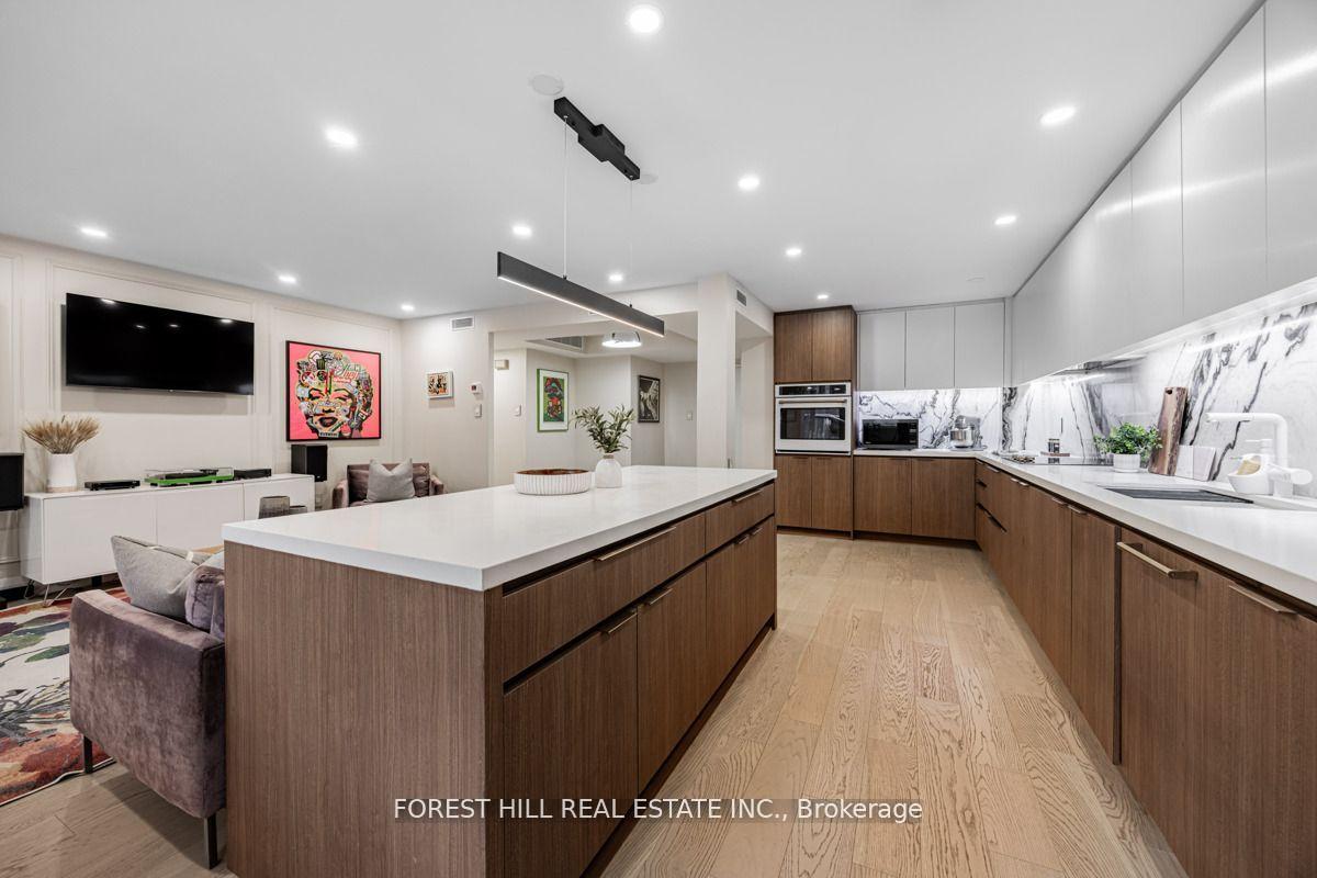 3 Bedrooms Condo at 900 Yonge, Toronto For sale