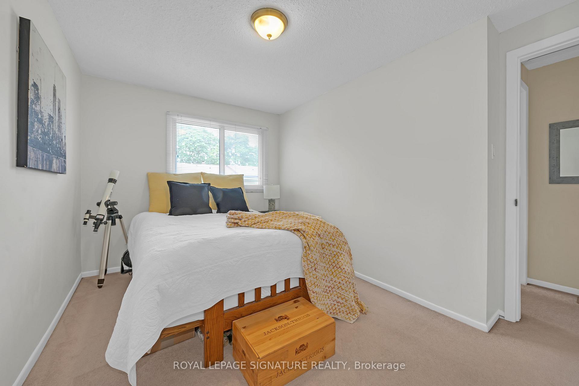 3 Bedrooms Condo at 5 Early Apple, Toronto For sale