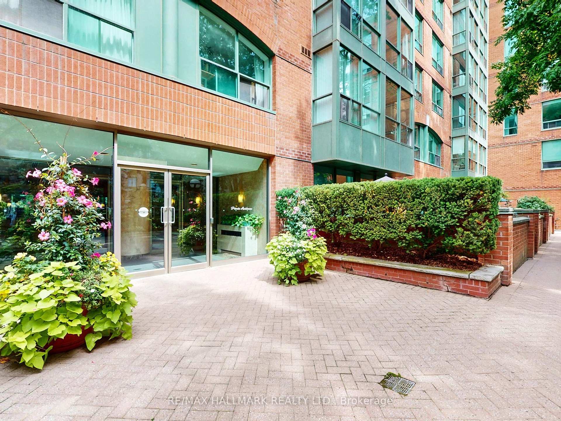 1 Bedroom Condo at 95 Prince  Arthur, Toronto For sale