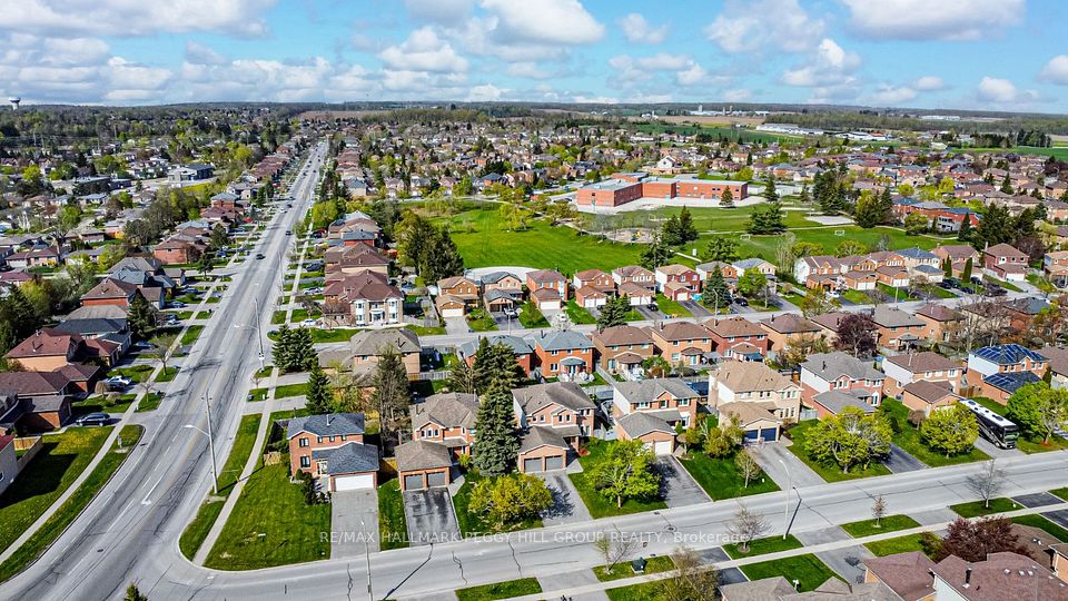 6 McDougall Drive, Barrie, ON L4N 7J1