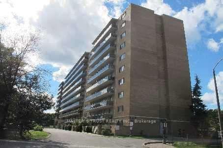 2 Bedrooms Condo at 100 Dundalk, Toronto For sale