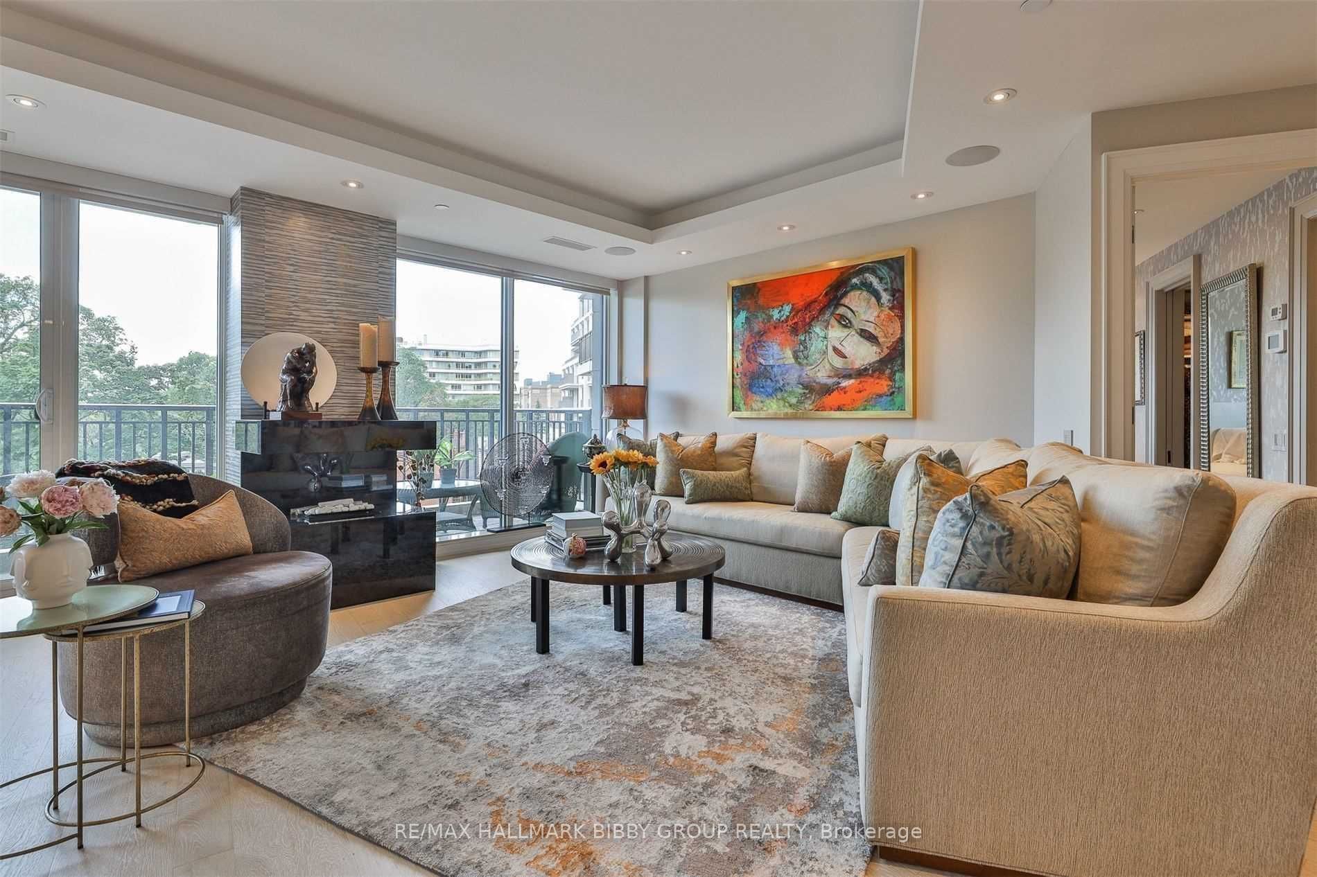 3 Bedrooms Condo at 181 Davenport,  Toronto For sale