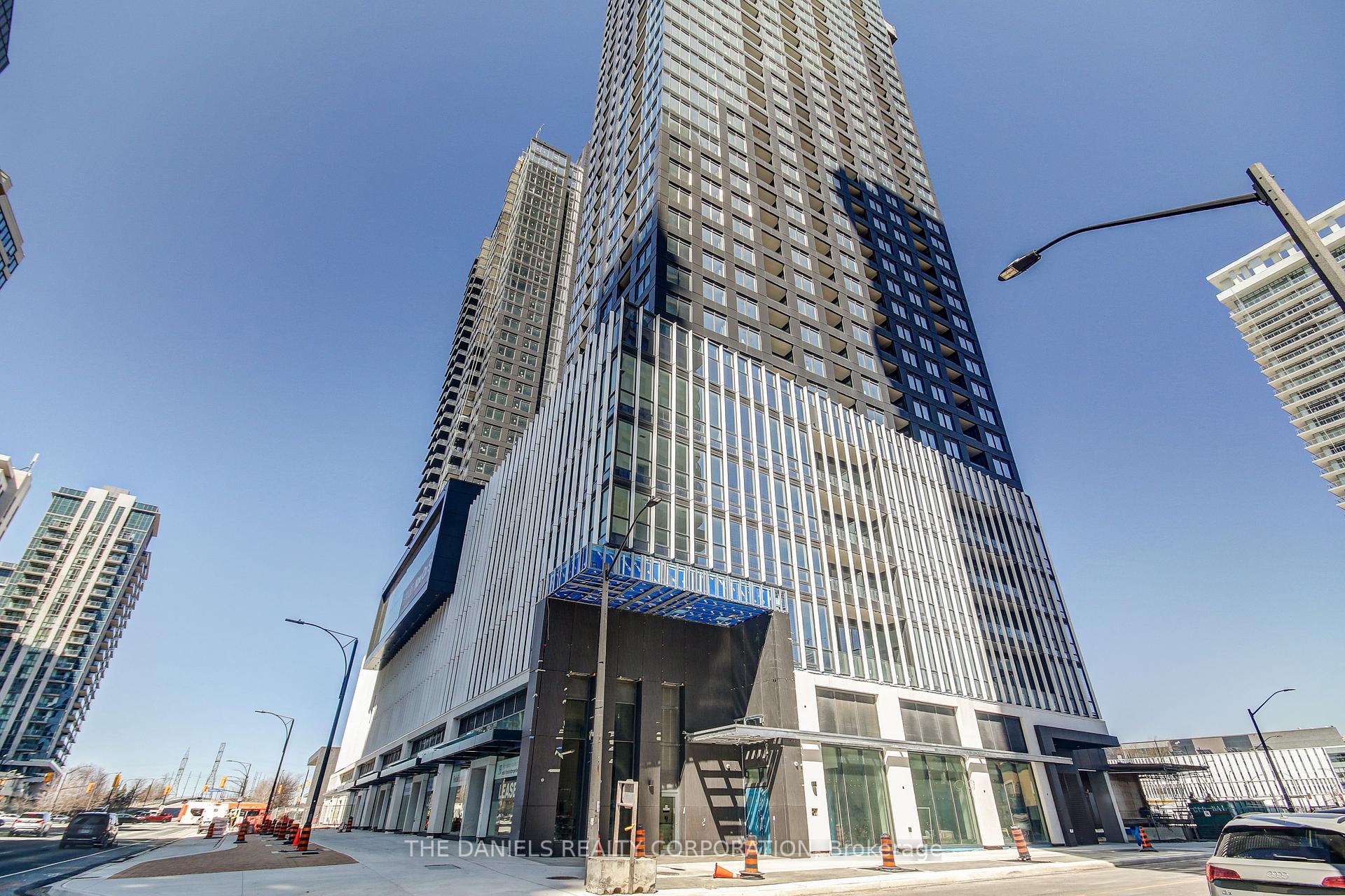 3 Bedrooms Condo at 395 Square One,  Mississauga For sale