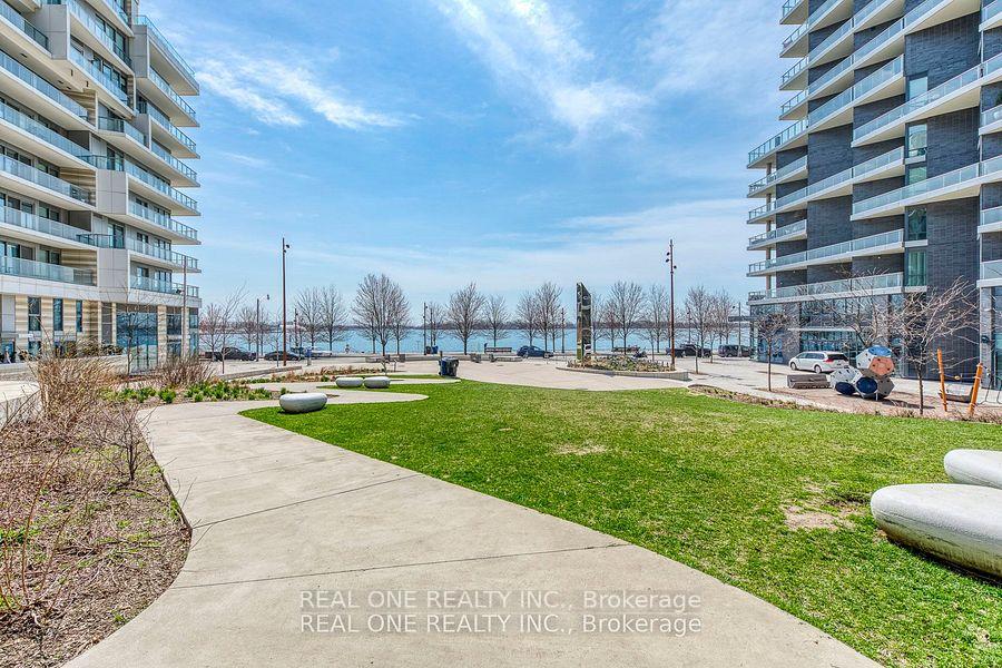 2 Bedrooms Condo at 1 Edgewater, Toronto For sale