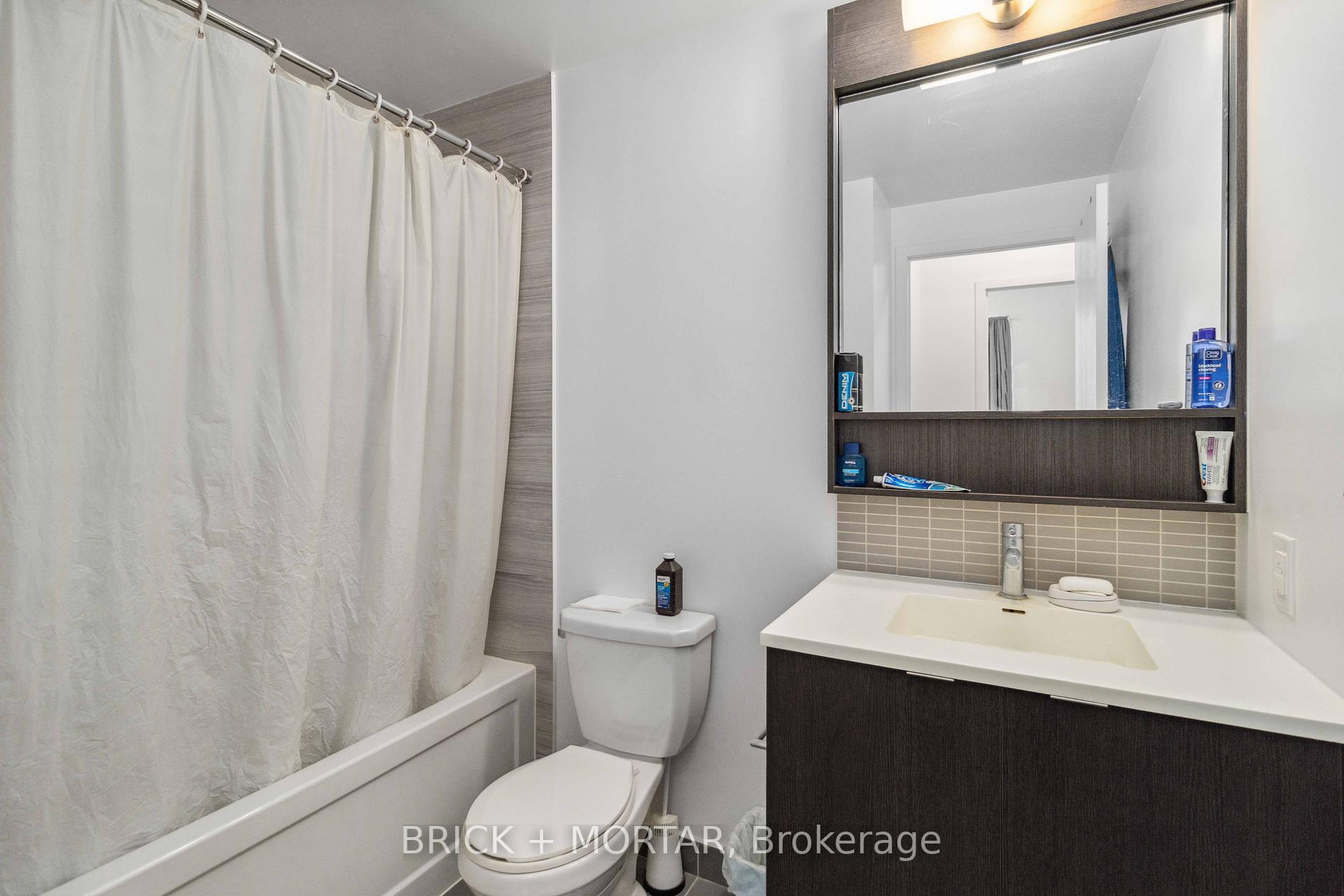 1 Bedroom Condo at 2560 Eglinton, Mississauga For sale
