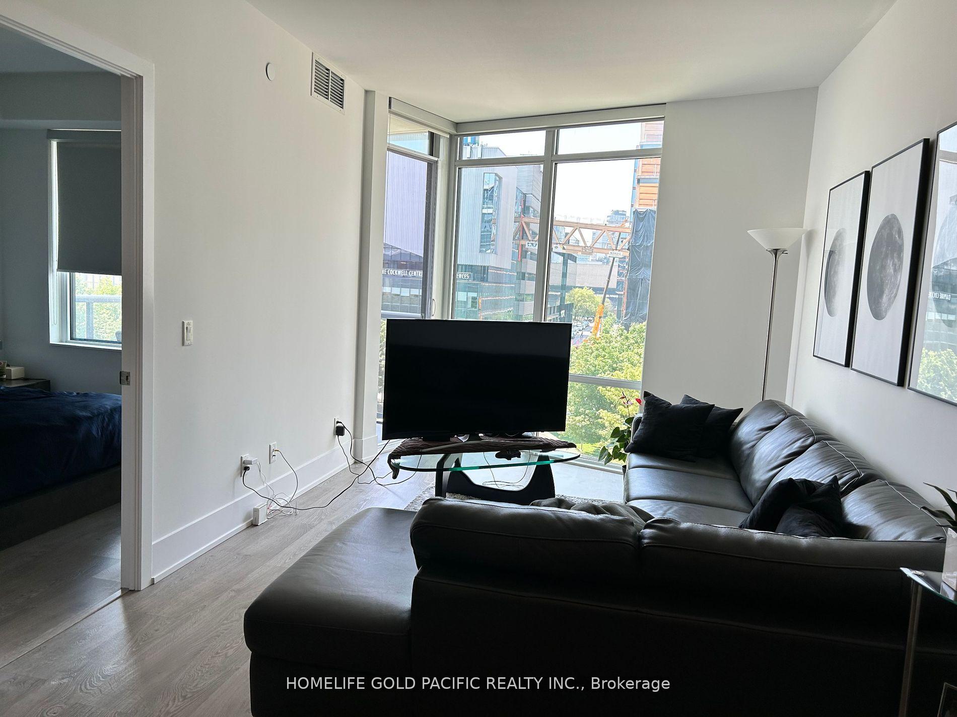 2 Bedrooms Condo at 15 Merchants Wharf,  Toronto For sale