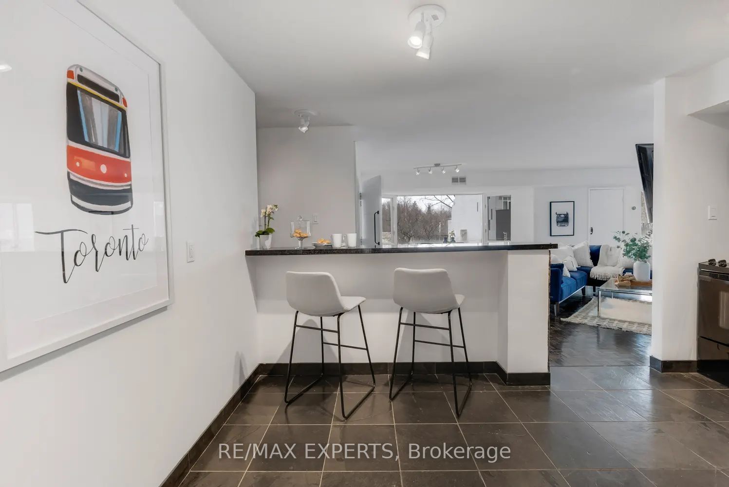 70 Elmsthorpe Avenue 202