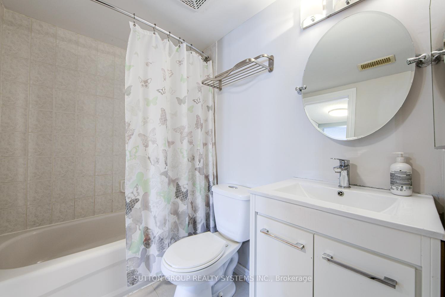 2 Bedrooms Condo at 1701 Lampman, Burlington For sale