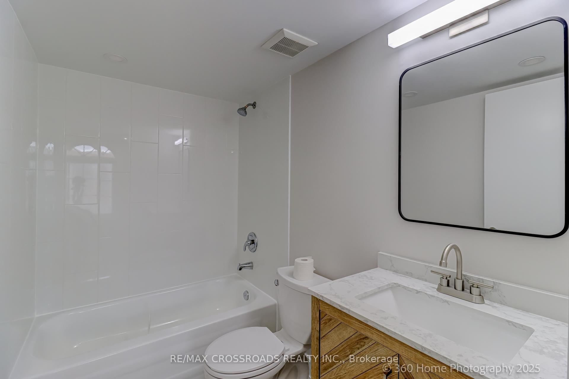 3 Bedrooms Condo at 70 Sidney Belsey,  Toronto For sale