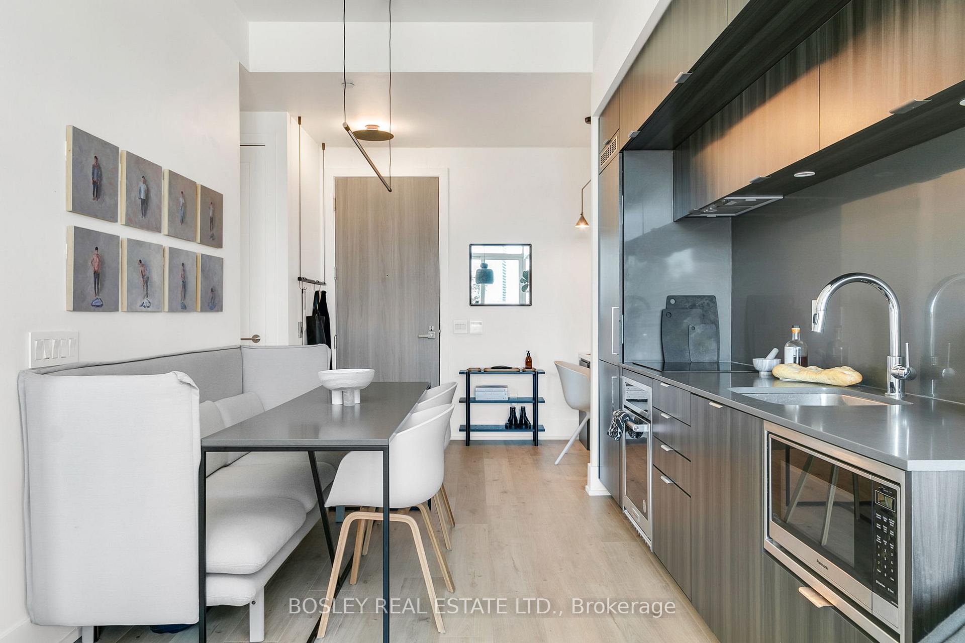 2 Bedrooms Condo at 80 Vanauley, Toronto For sale