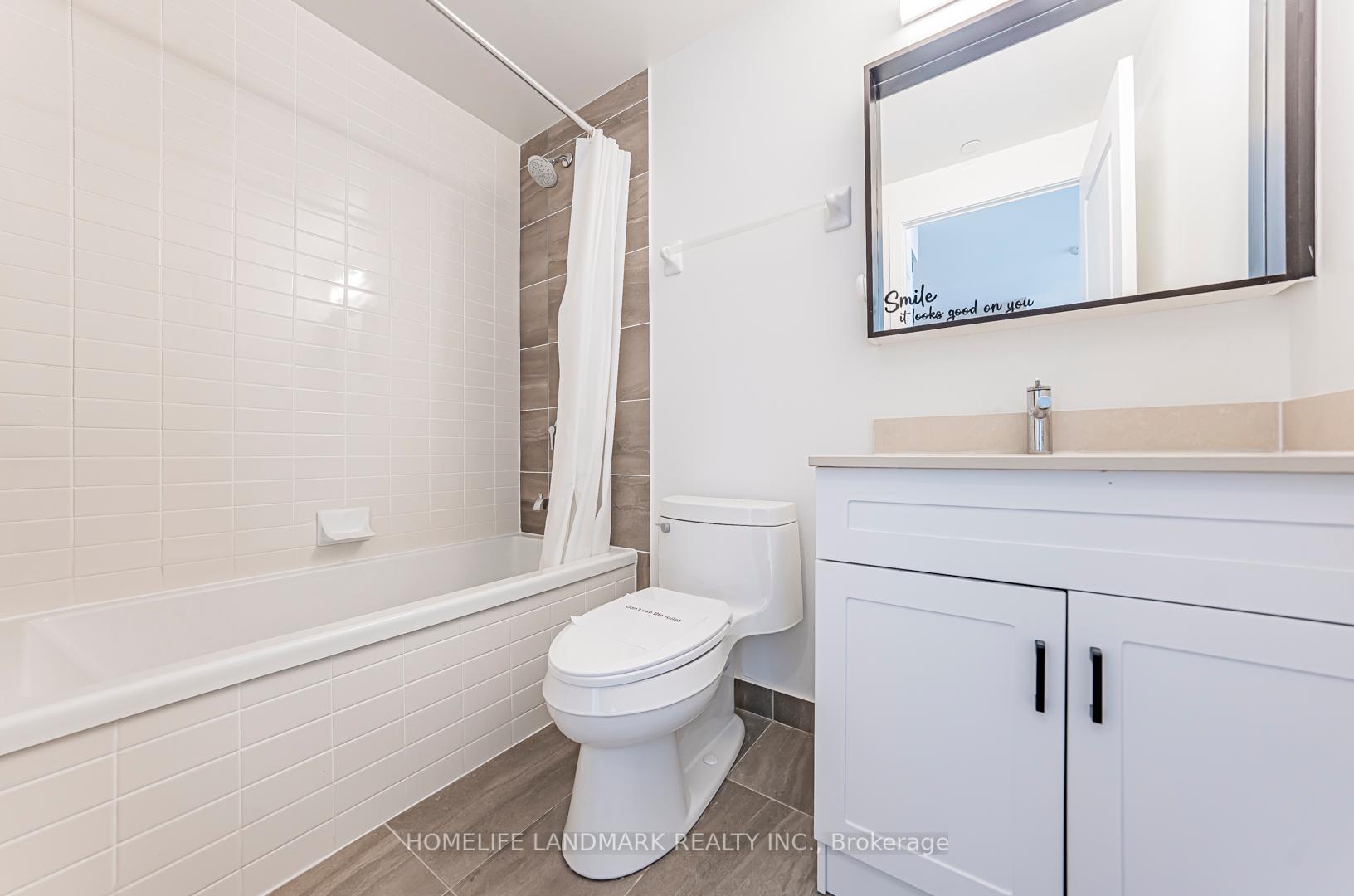 3 Bedrooms Condo at 4675 Metcalfe, Mississauga For sale