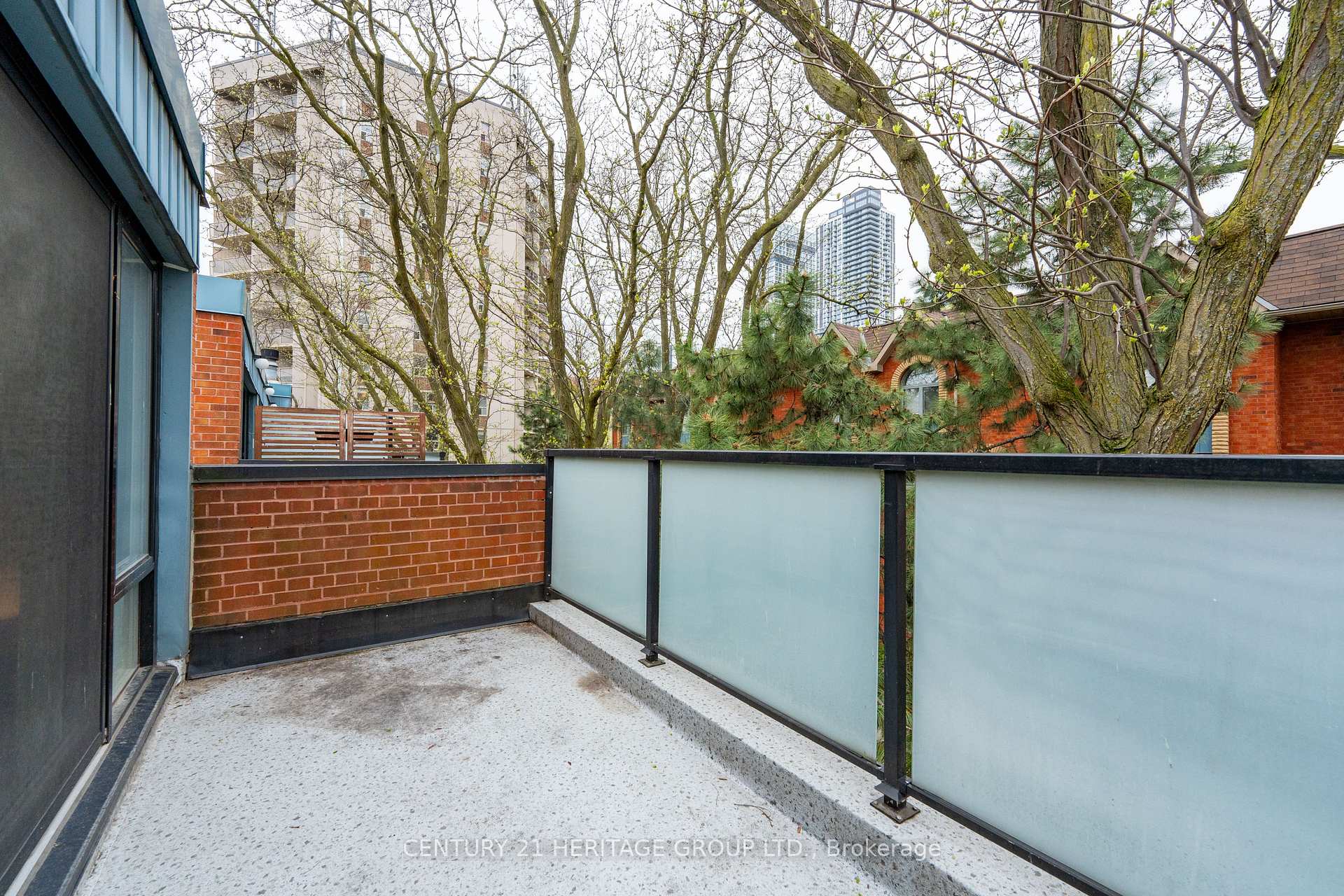 3 Bedrooms Condo at 280 Sherbourne, Toronto For sale