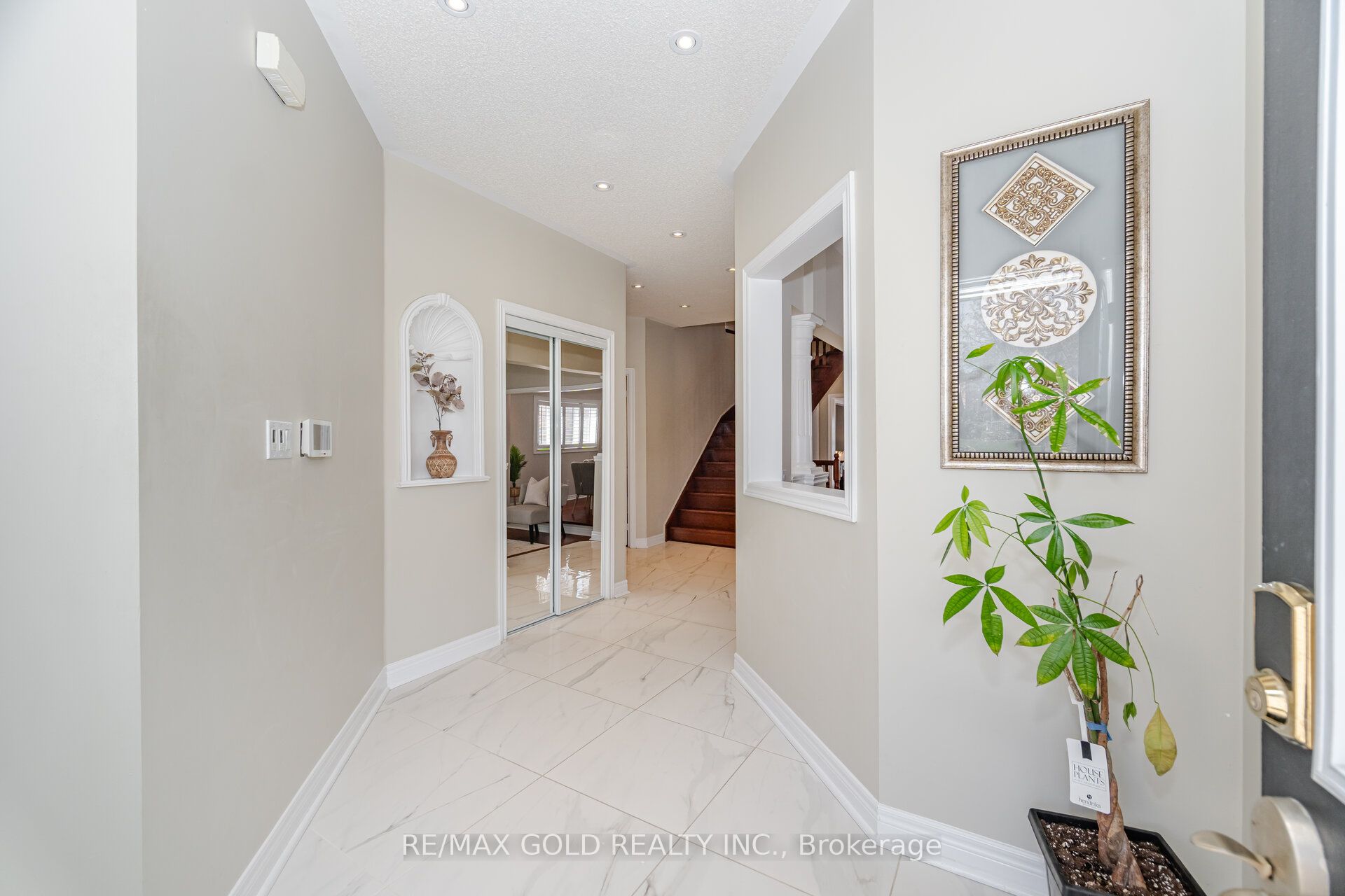 55 Royal Valley Drive