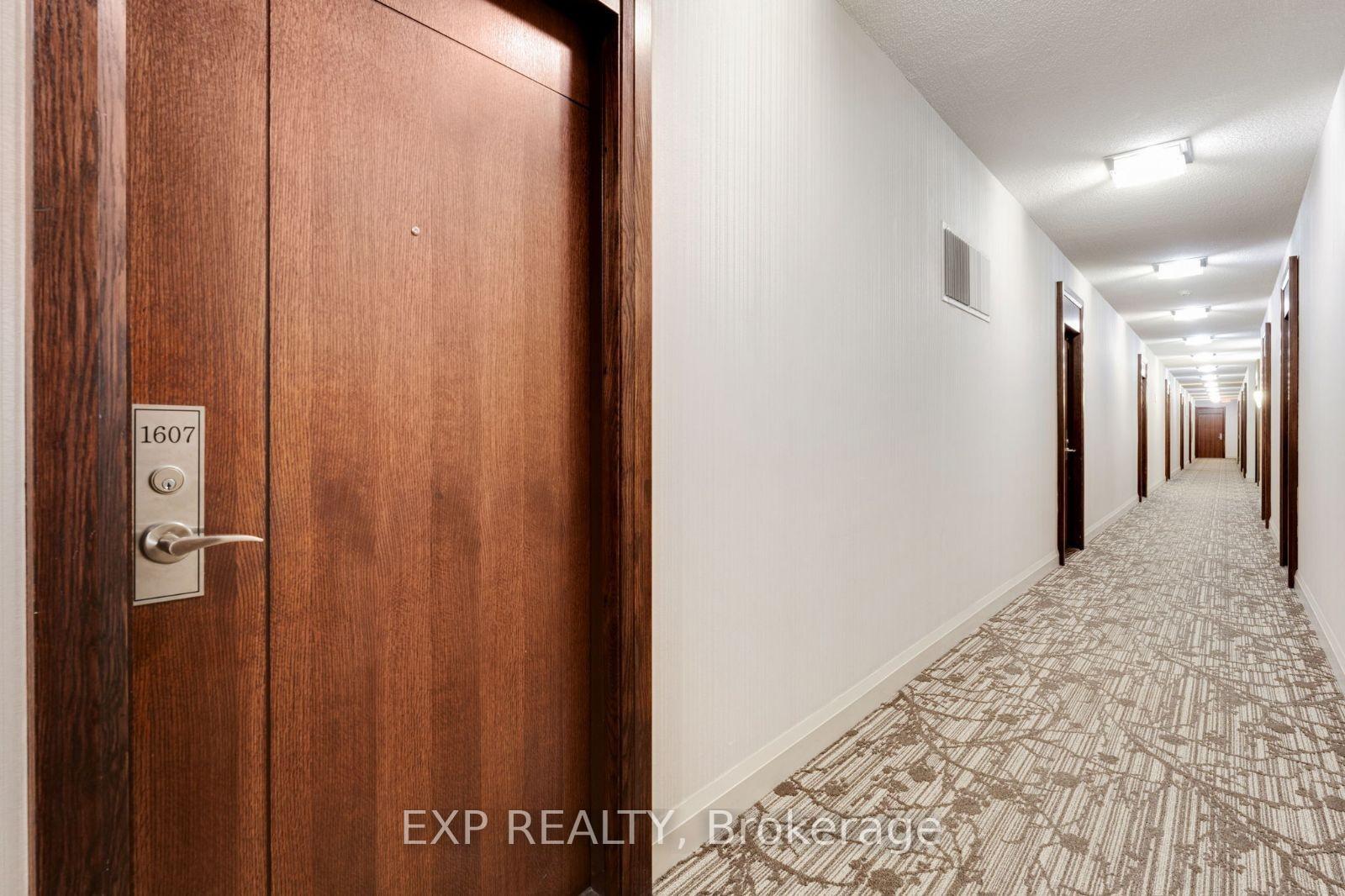2 Bedrooms Condo at 339 Rathburn, Mississauga For sale