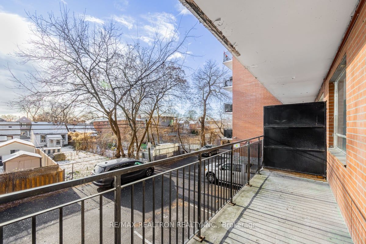 165 Cosburn Avenue, #307