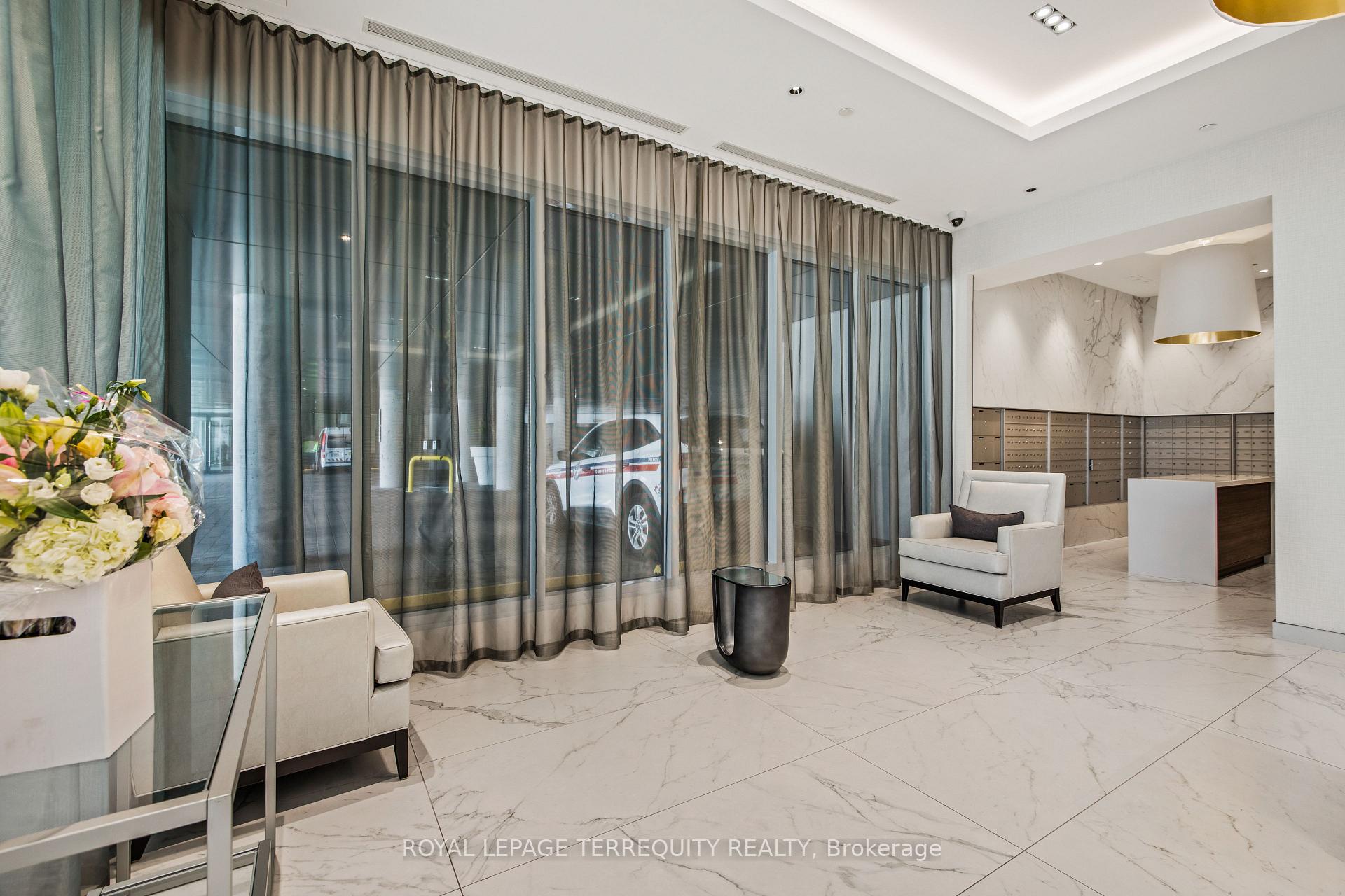 3 Bedrooms Condo at 1926 Lake Shore, Toronto For sale
