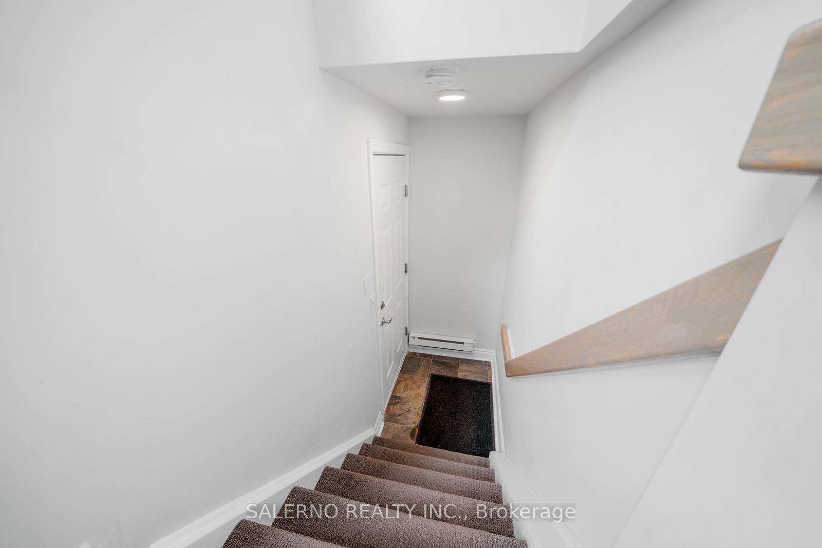 3 Bedrooms Condo at 128 Aerodrome, Toronto For sale