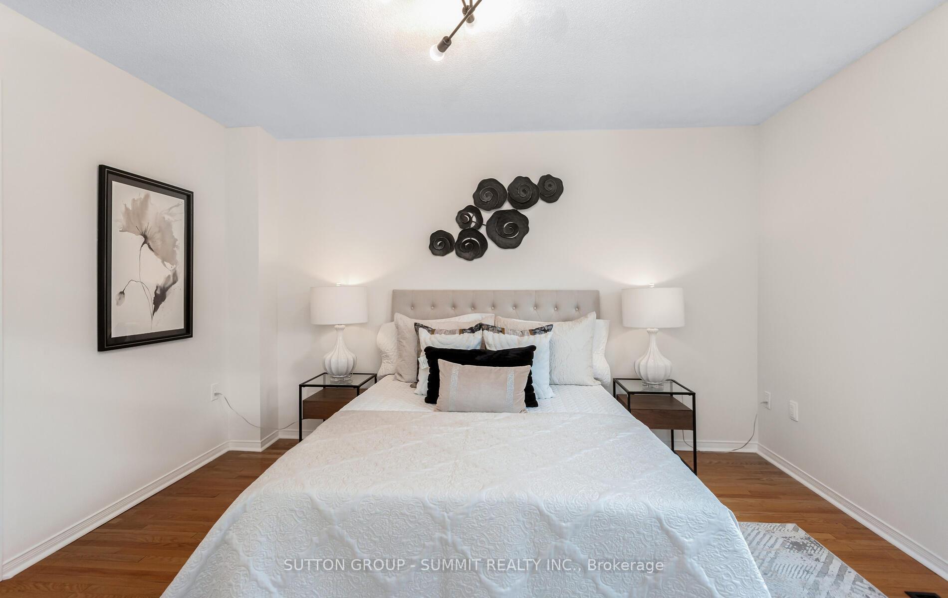 3 Bedrooms Condo at 550 Steddick, Mississauga For sale