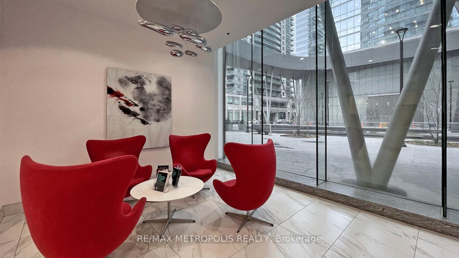 2 Bedrooms Condo at 12 York,  Toronto For sale