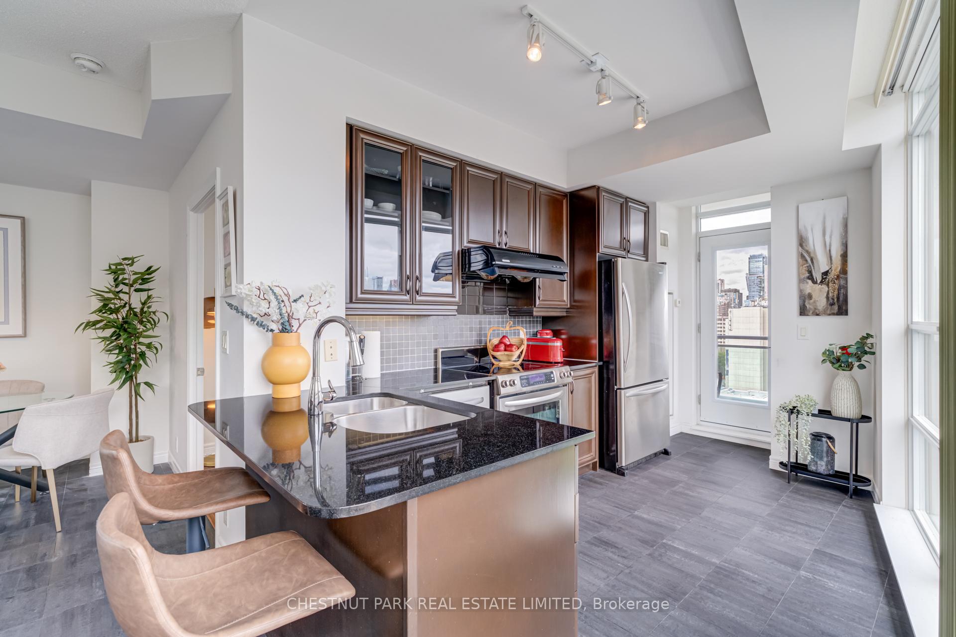 2 Bedrooms Condo at 736 Spadina, Toronto For sale
