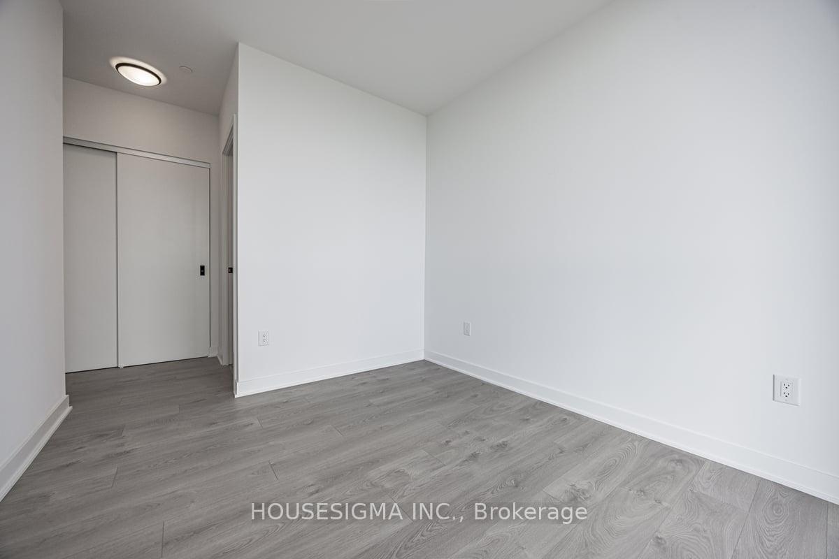 3 Bedrooms Condo at 36 Zorra,  Toronto For sale
