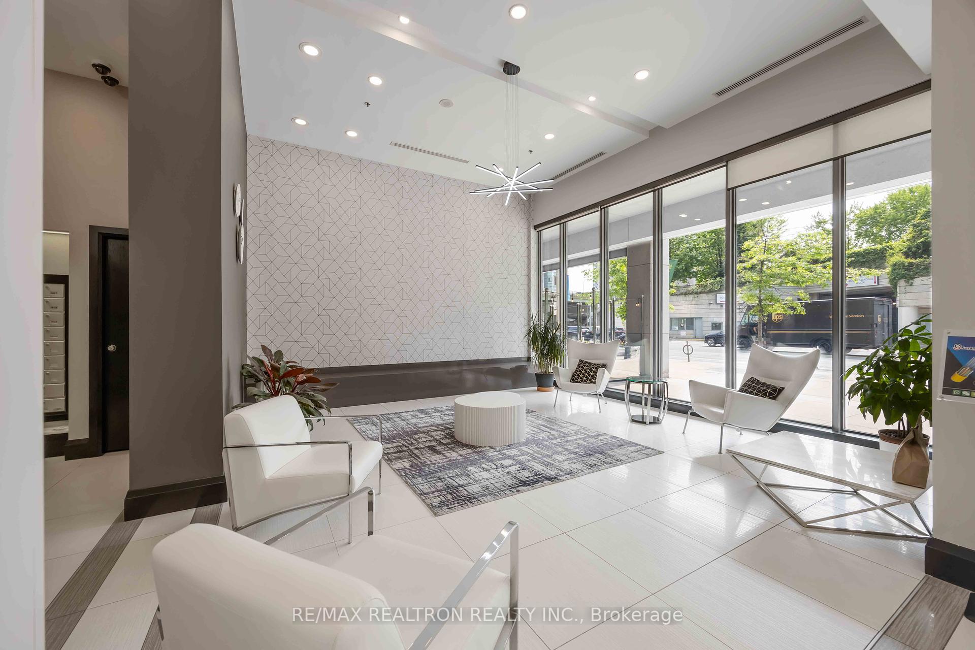 2 Bedrooms Condo at 25 Lower Simcoe, Toronto For sale