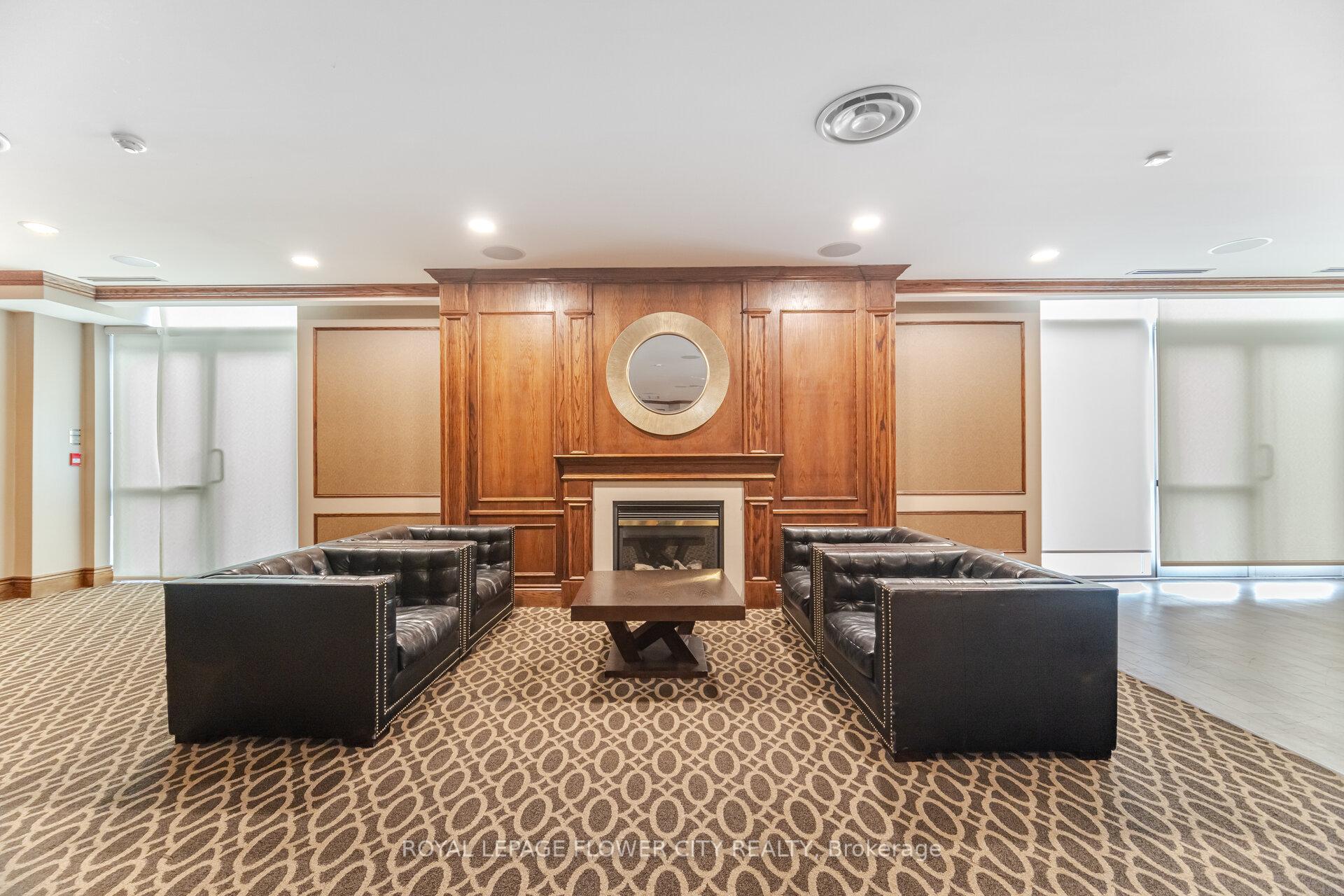 2 Bedrooms Condo at 156 Enfield, Mississauga For sale