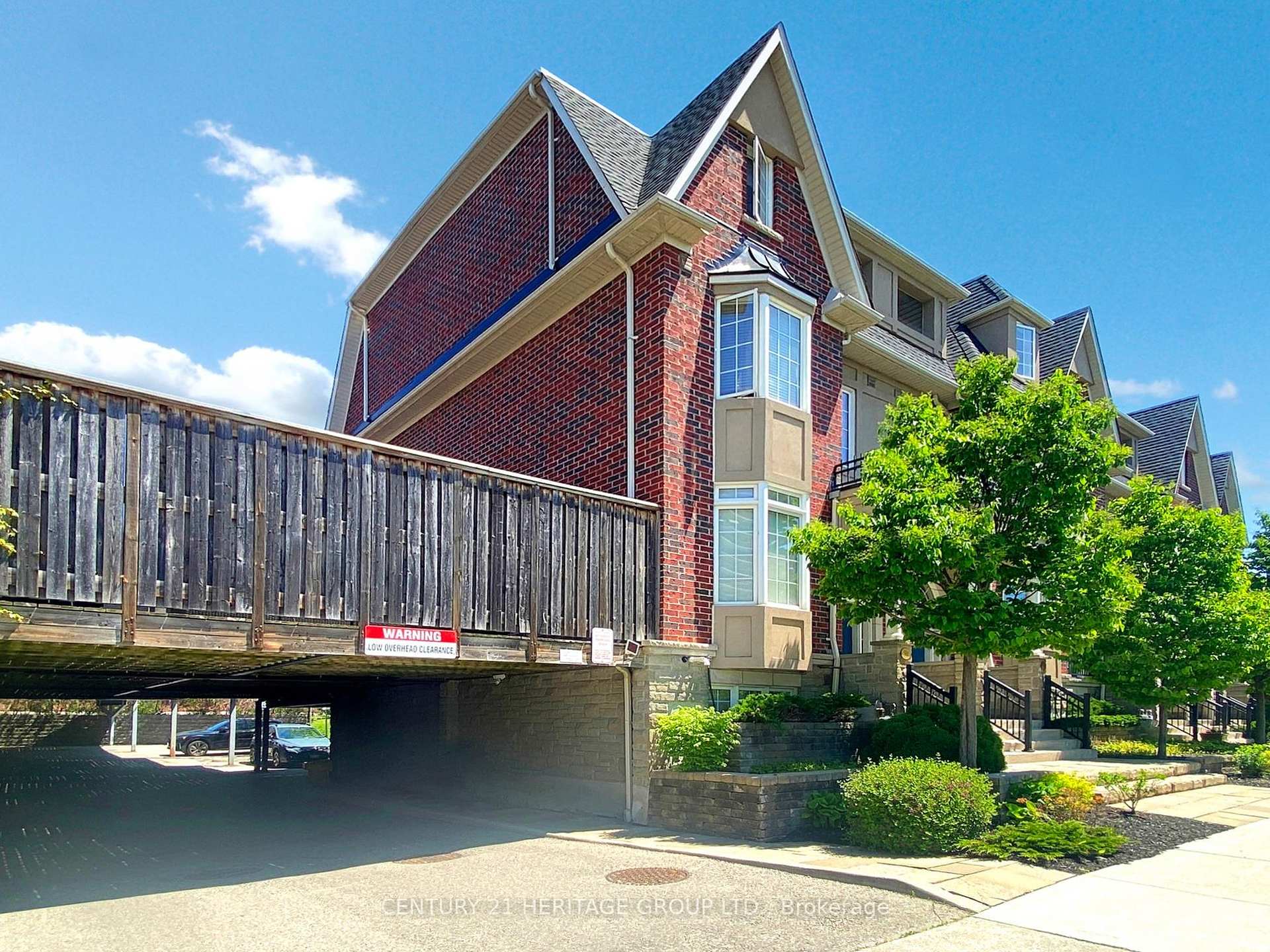 4 Bedrooms Condo at 127 Mill, Toronto For sale