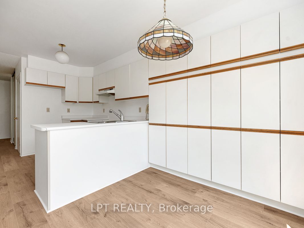 83 Langstrom Crescent