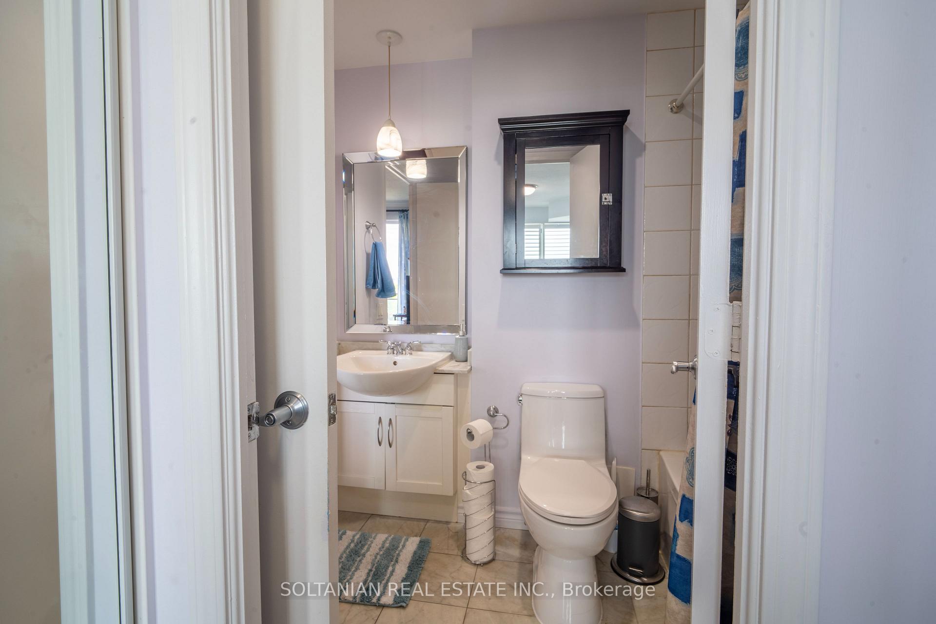 2 Bedrooms Condo at 60 Byng, Toronto For sale