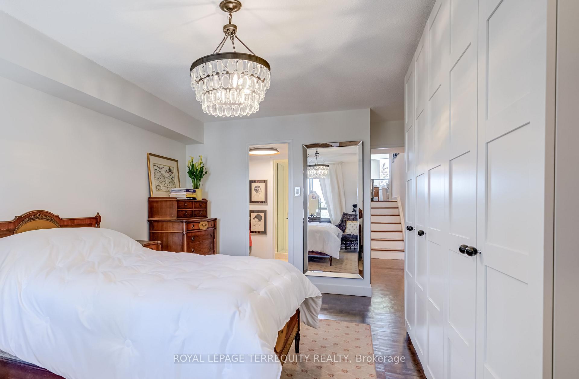 2 Bedrooms Condo at 288 Mill, Toronto For sale