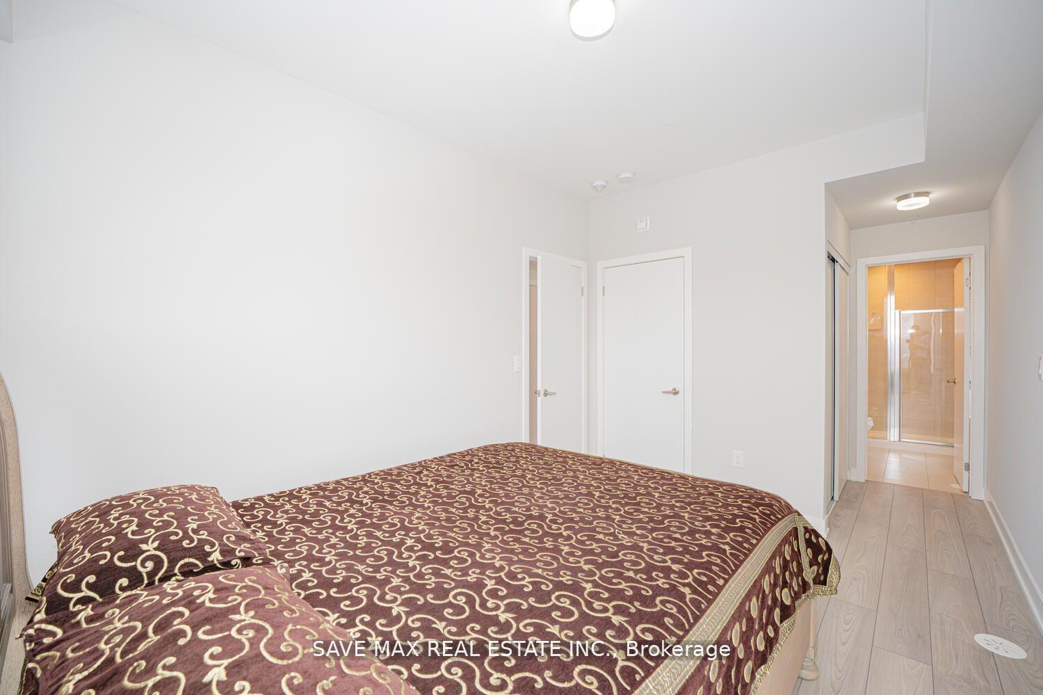 2 Bedrooms Condo at 3472 Widdicombe, Mississauga For sale