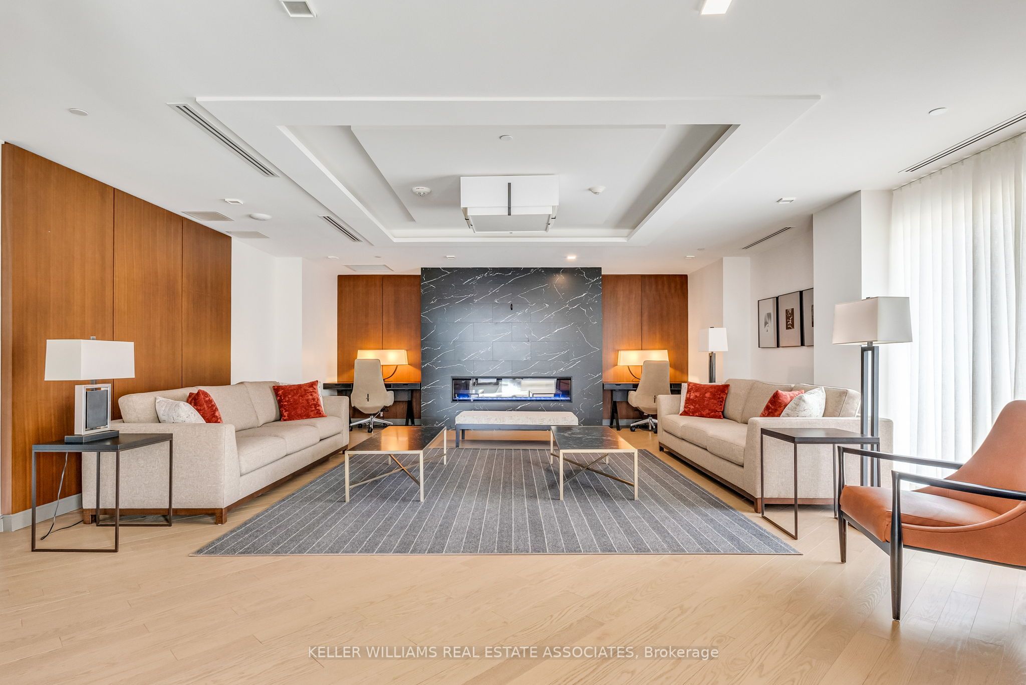 1575 Lakeshore Road W, #231