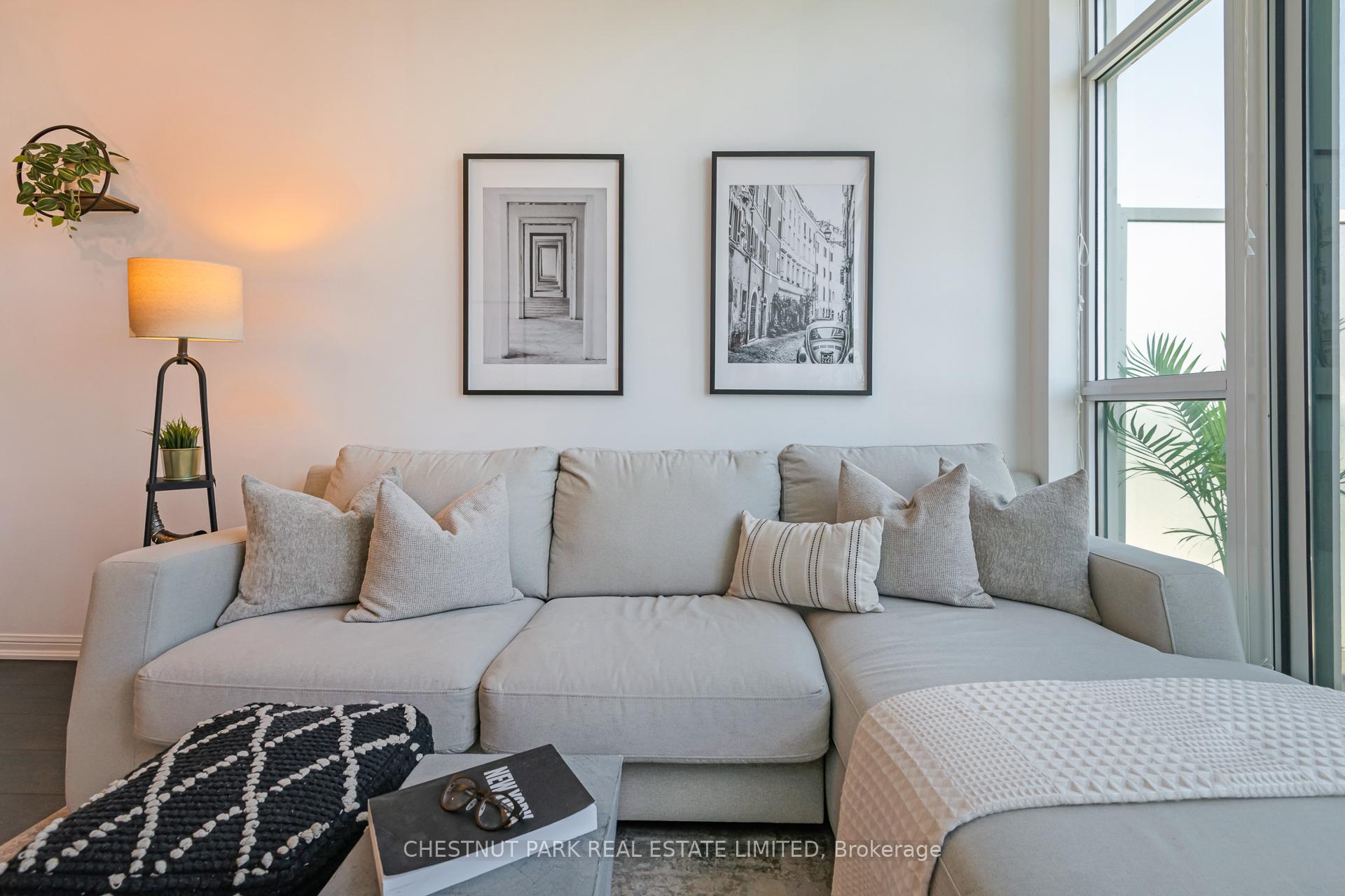 2 Bedrooms Condo at 35 Bastion, Toronto For sale