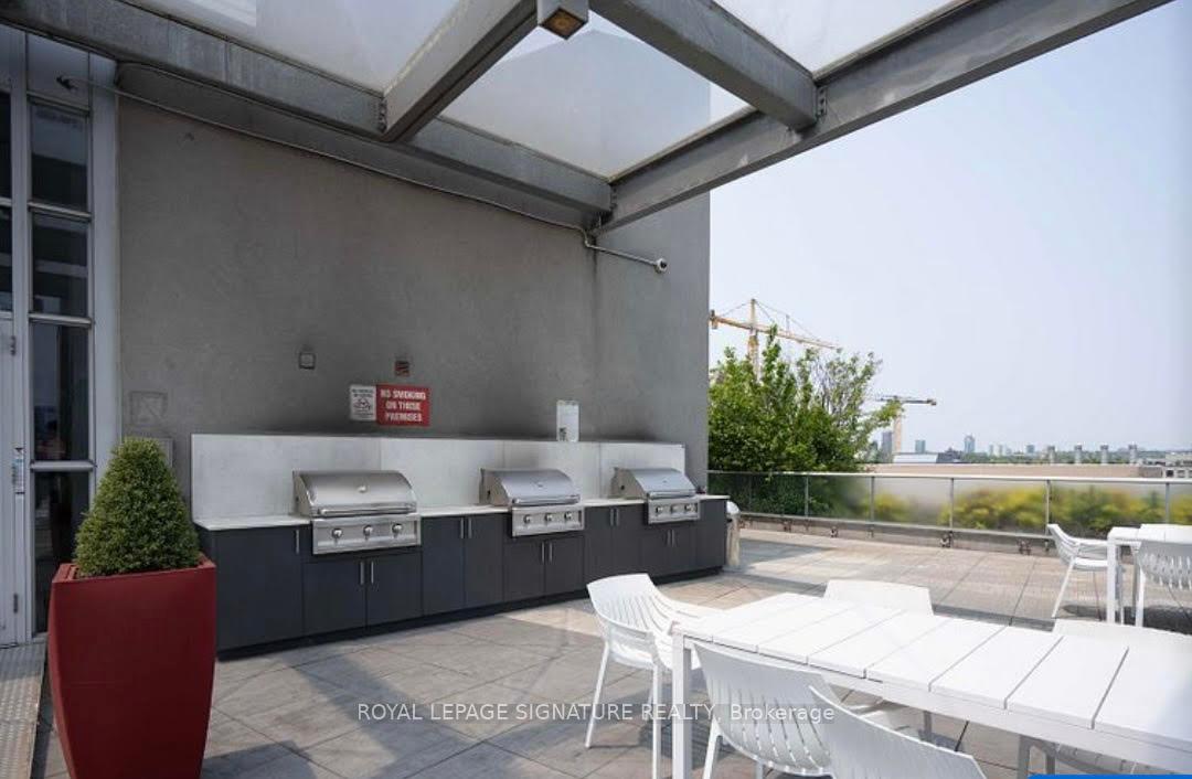 2 Bedrooms Condo at 1 Shaw, Toronto For sale