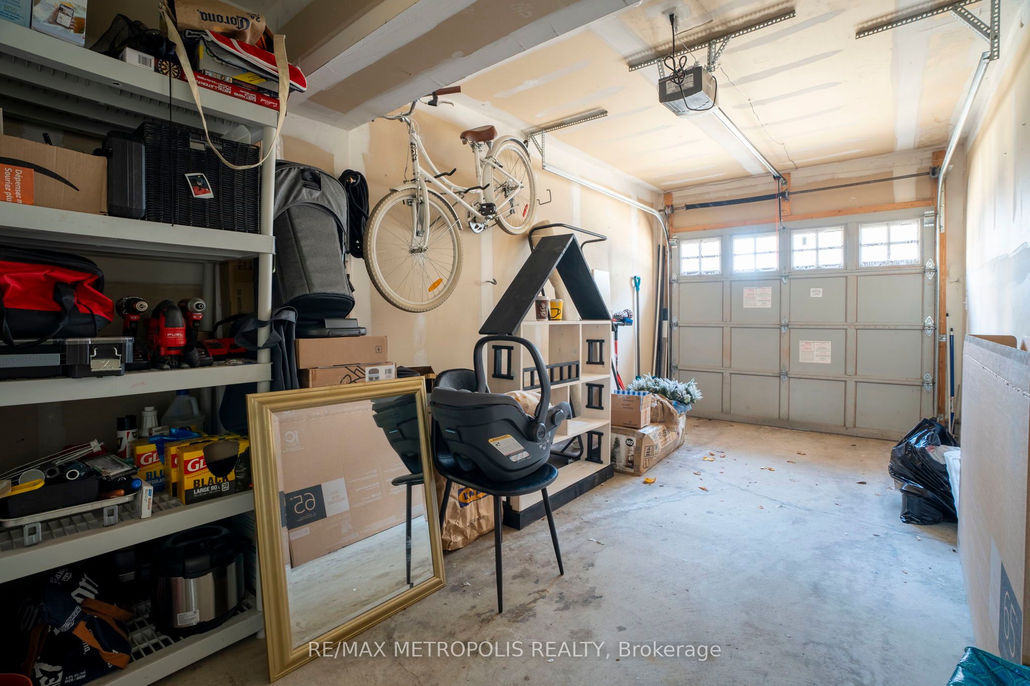 734 Neighbourhood Circle, #4