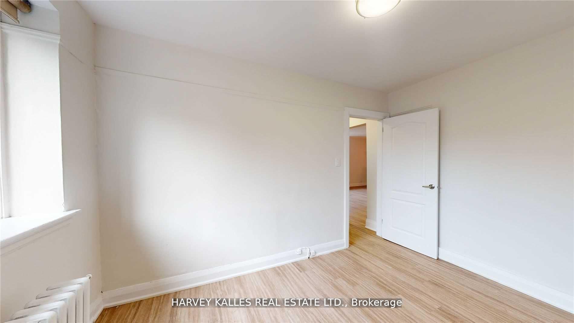 320 Lonsdale Road 2