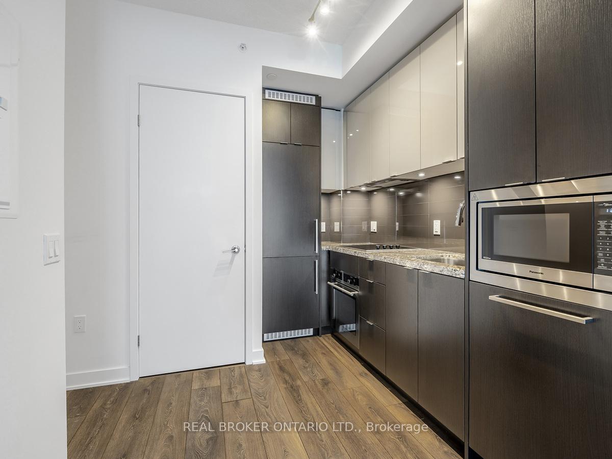 1 Bedroom Condo at 125 Blue Jays, Toronto For sale