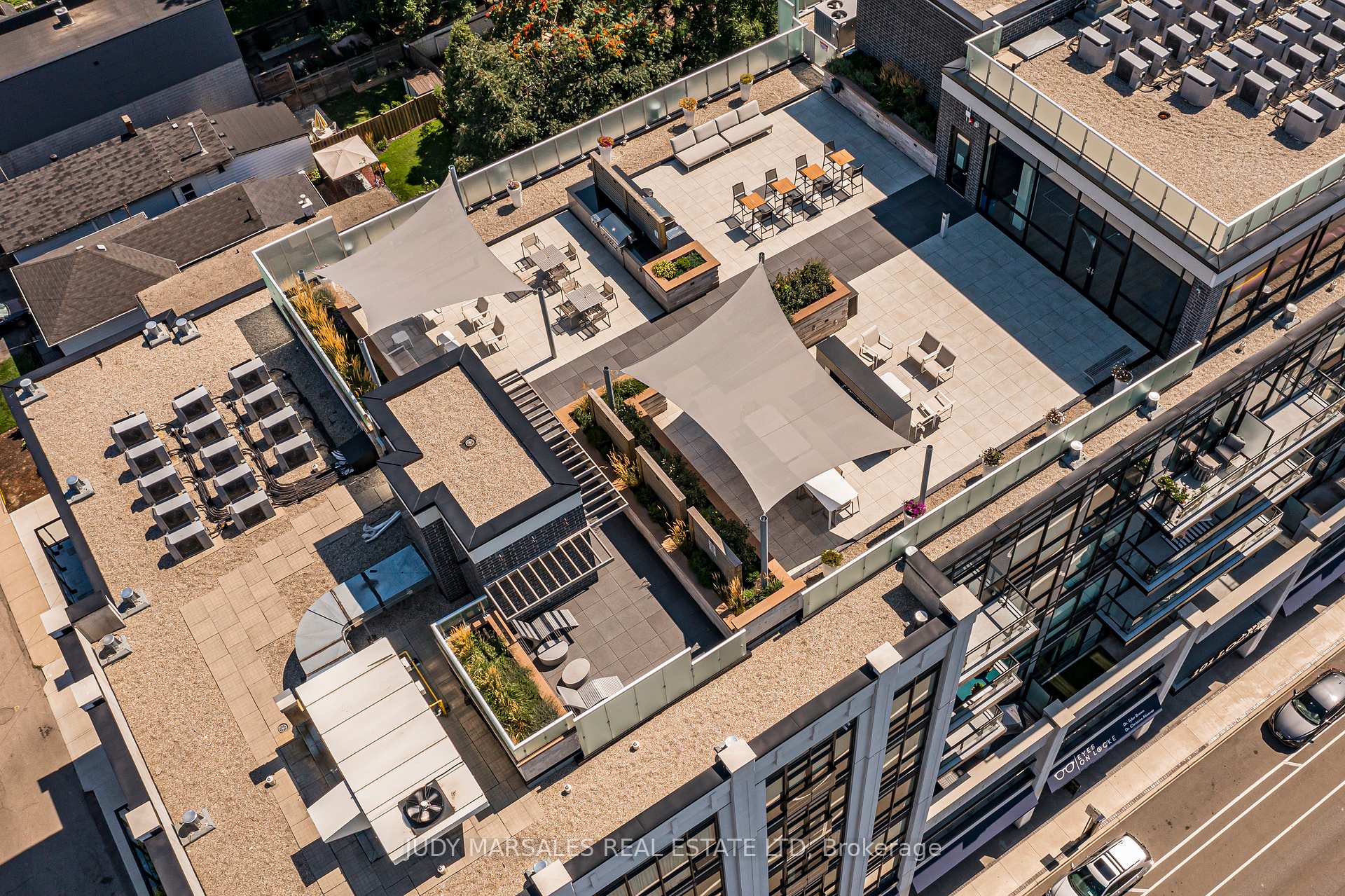 2 Bedrooms Condo at 101 Locke,  Hamilton For sale