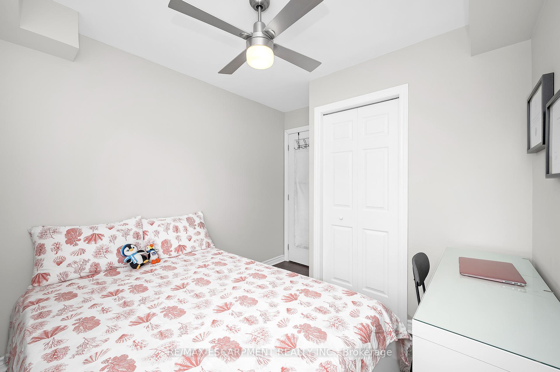 2 Bedrooms Condo at 28 Victoria, Hamilton For sale