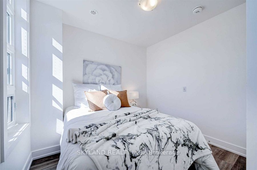 57 Finch Avenue W, #41