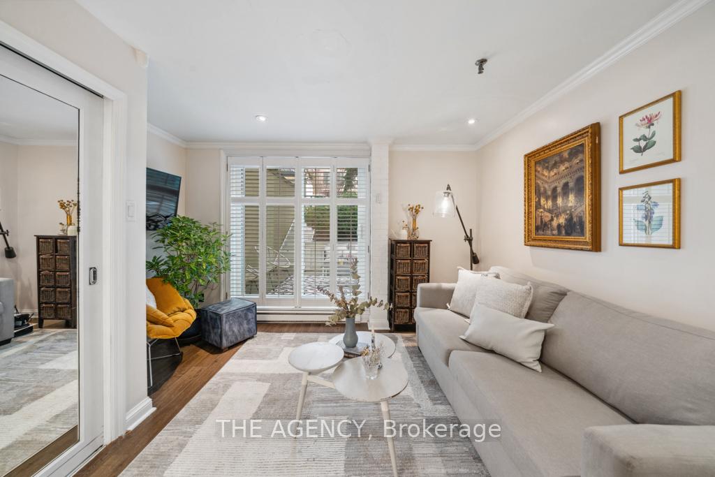 2 Bedrooms Condo at 105 Heath, Toronto For sale