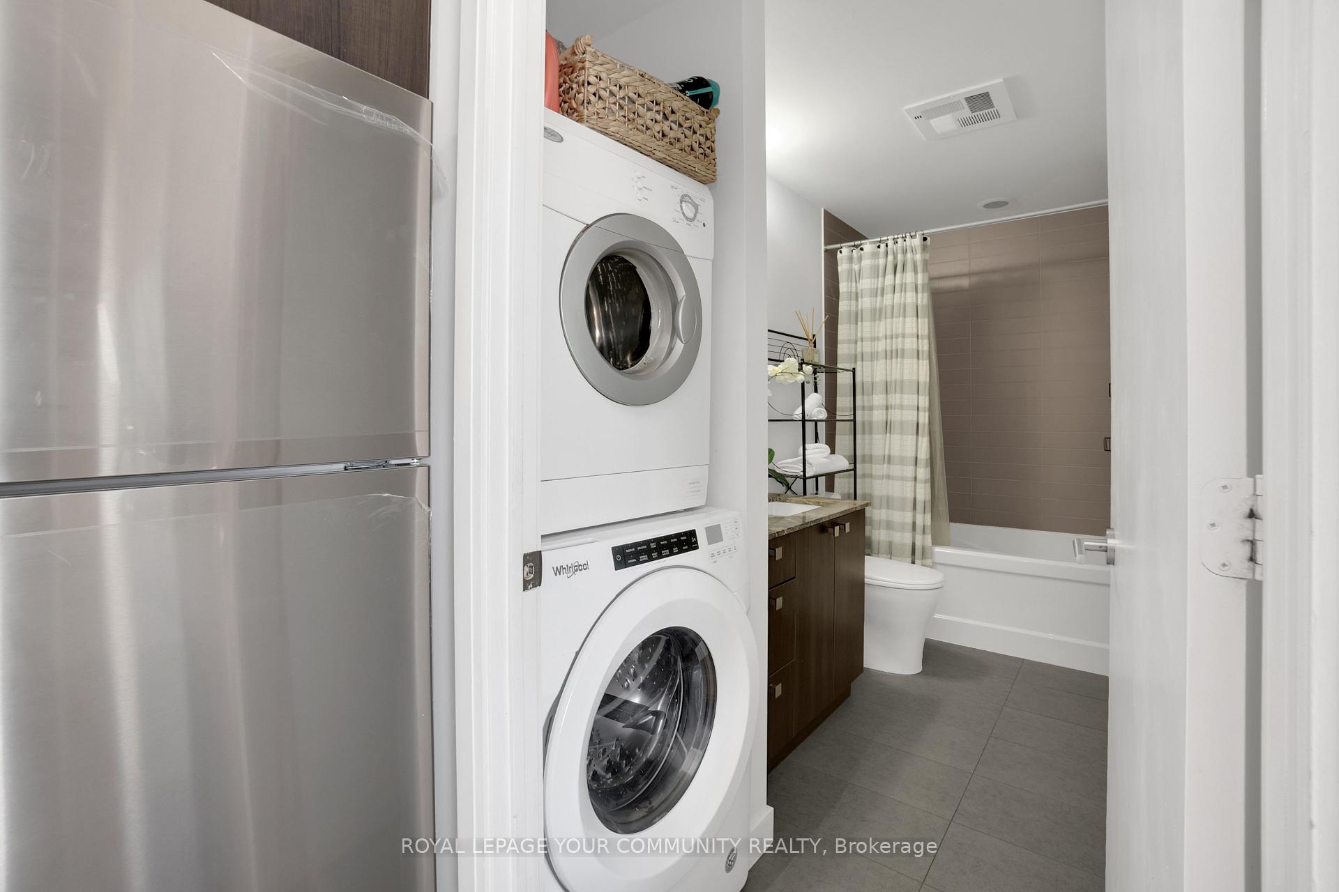 2 Bedrooms Condo at 775 King, Toronto For sale